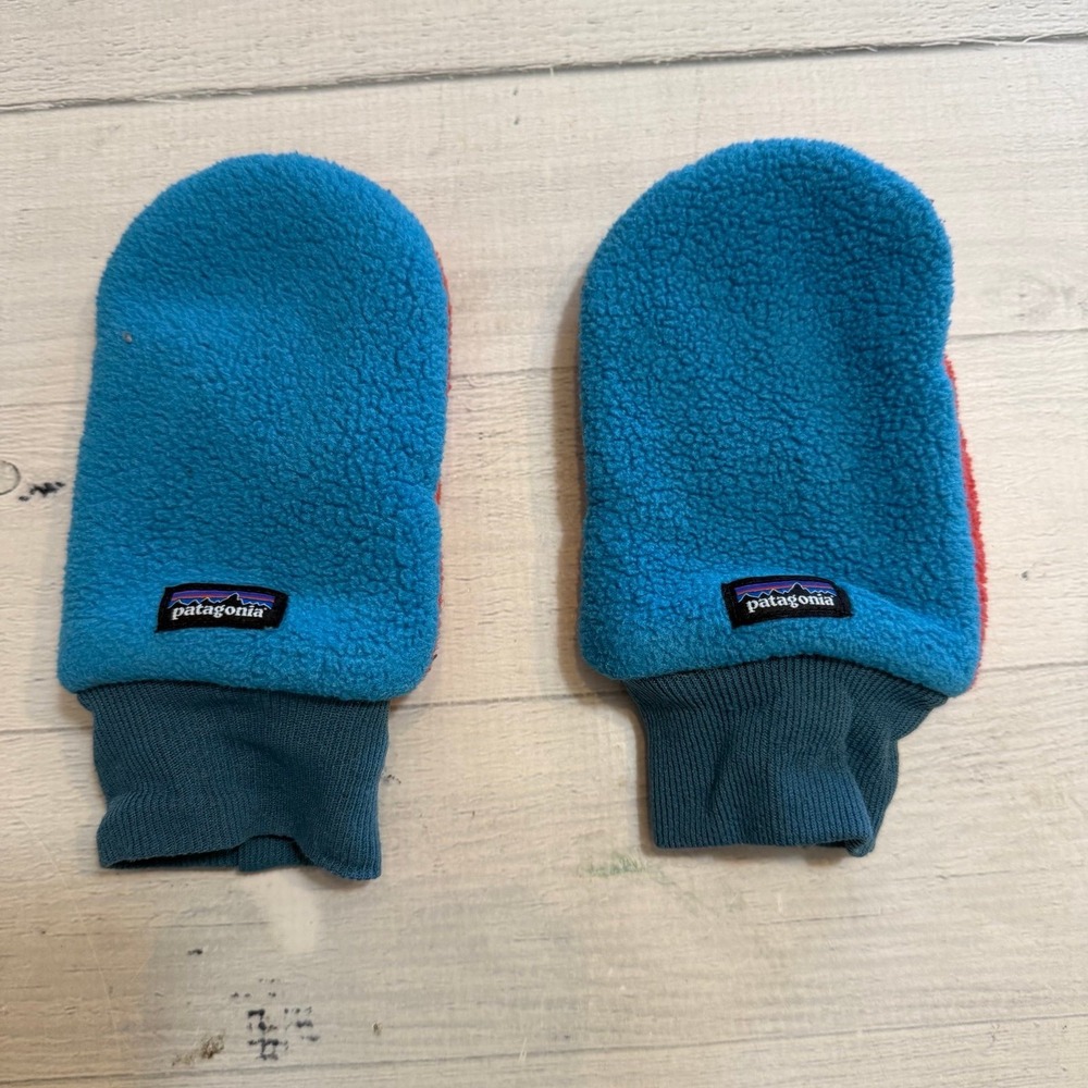 Patagonia baby pita pocket mittens‎ blue and red